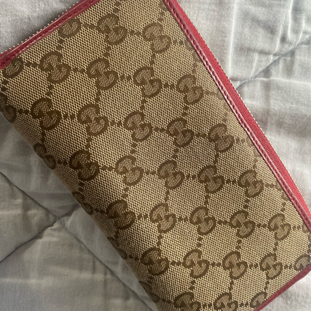 Gucci wallet